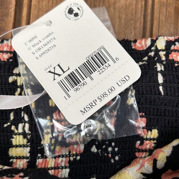 Free People Hillary long sleeve crop top black floral NWT - Picture 4 of 6